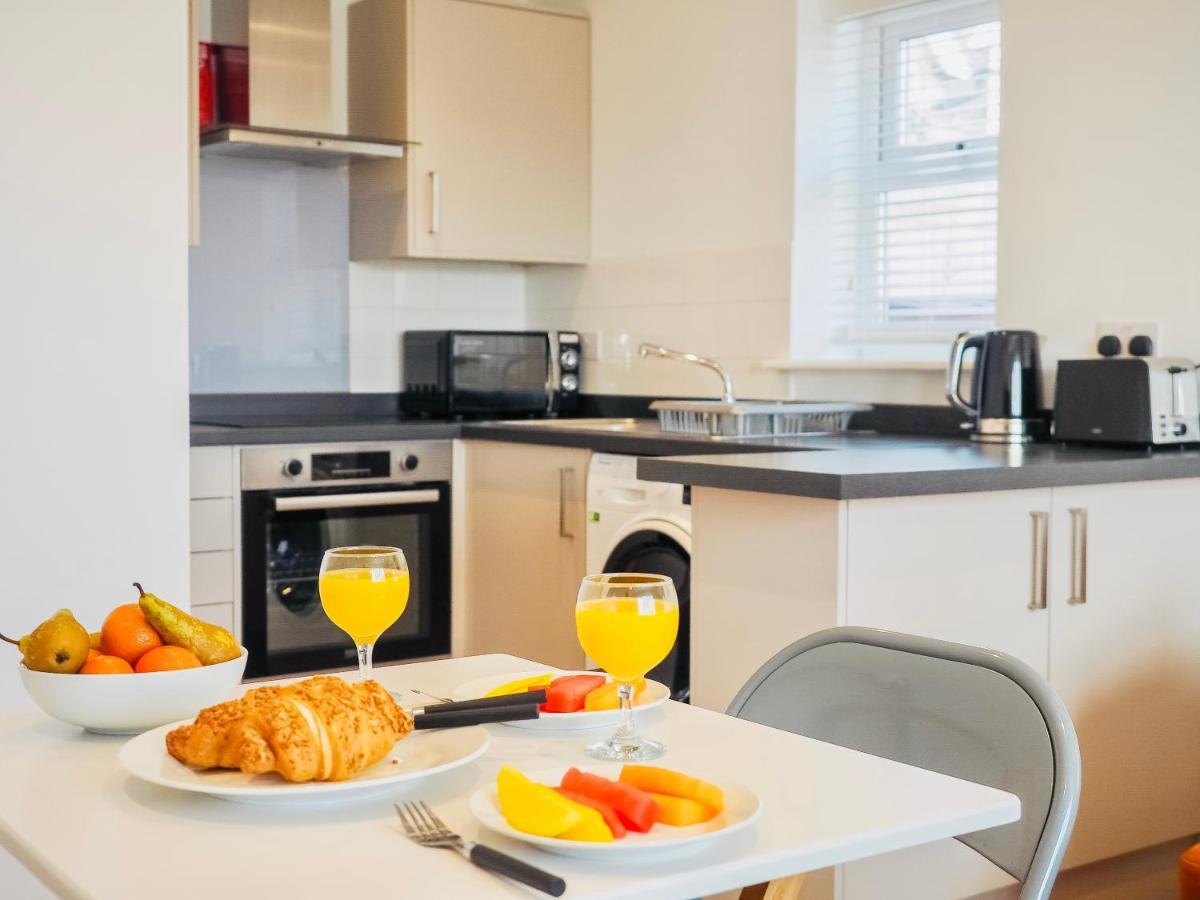 Private Parking Stylish Great Location Apartment Guildford Exterior photo